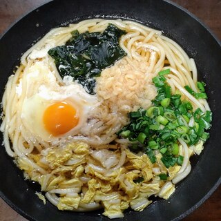 簡単！白菜入りの鍋焼きうどん